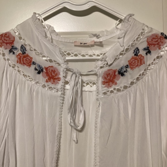 Women's Front Tie Mi Ami stitched flower 3 quarter sleeve - Picture 7 of 14